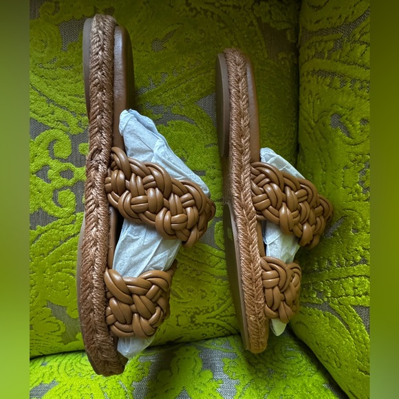 NEW Vince Sullivan Womens Leather Slip On Slide Sandals Tan $295 Size 9.5 - Picture 5 of 7